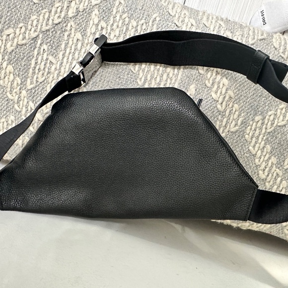 Marc Jacob’s Leather Belt bag - Picture 4 of 6